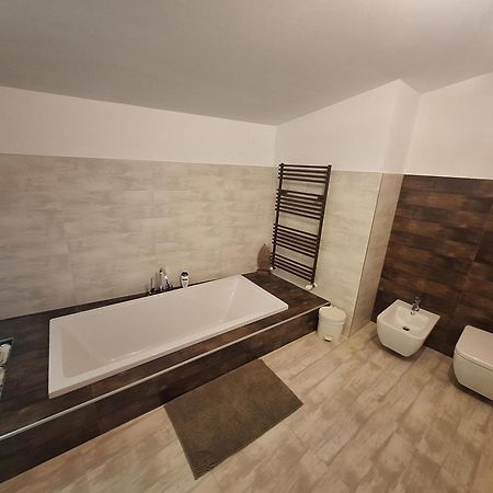 Private Family Villa Budaors Luaran gambar