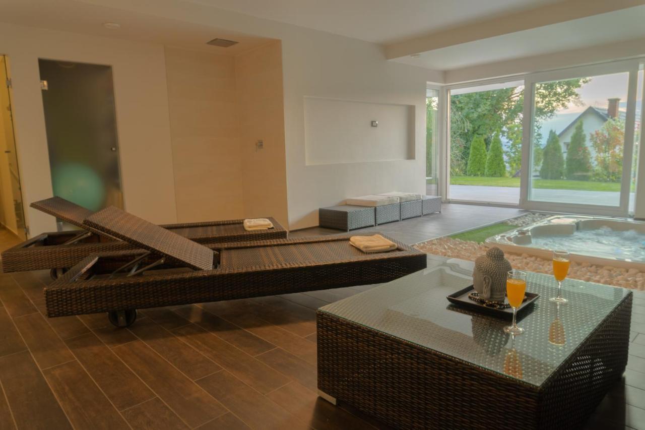 Private Family Villa Budaors Luaran gambar