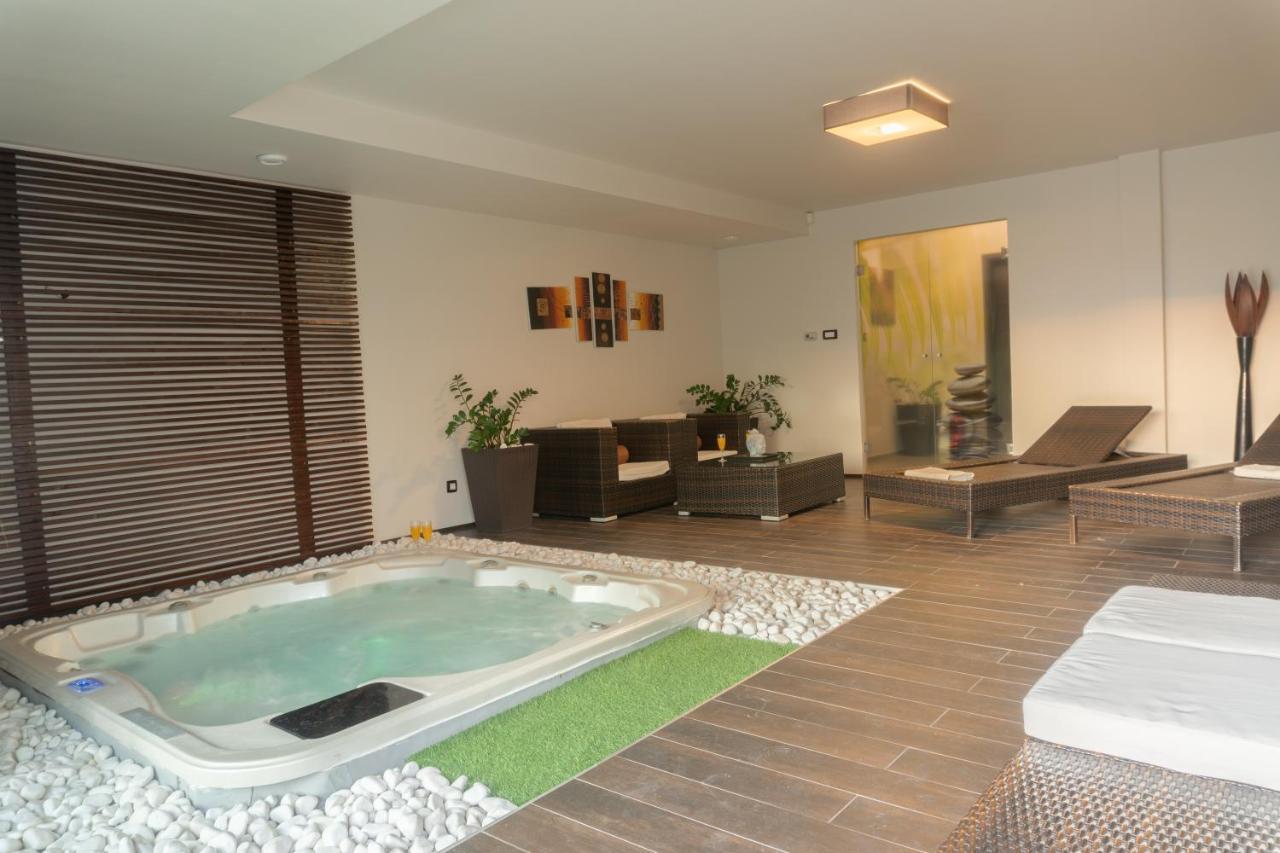 Private Family Villa Budaors Luaran gambar