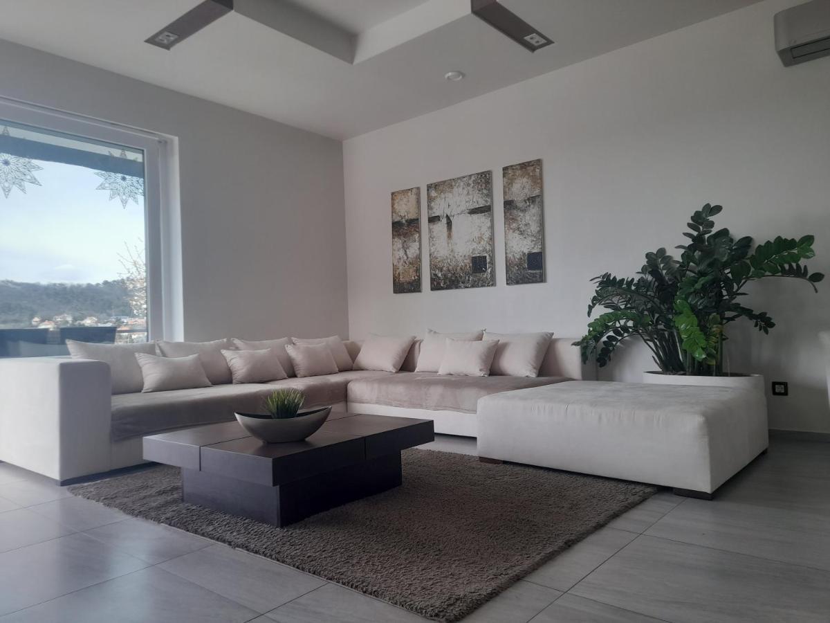 Private Family Villa Budaors Luaran gambar