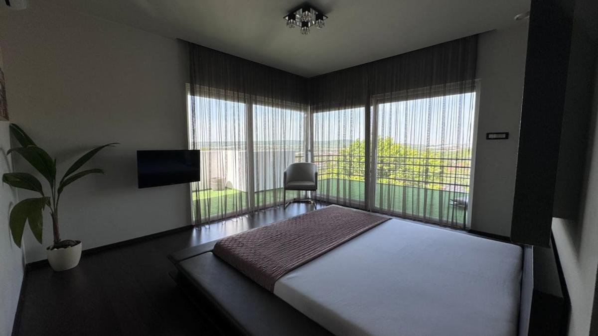 Private Family Villa Budaors Luaran gambar