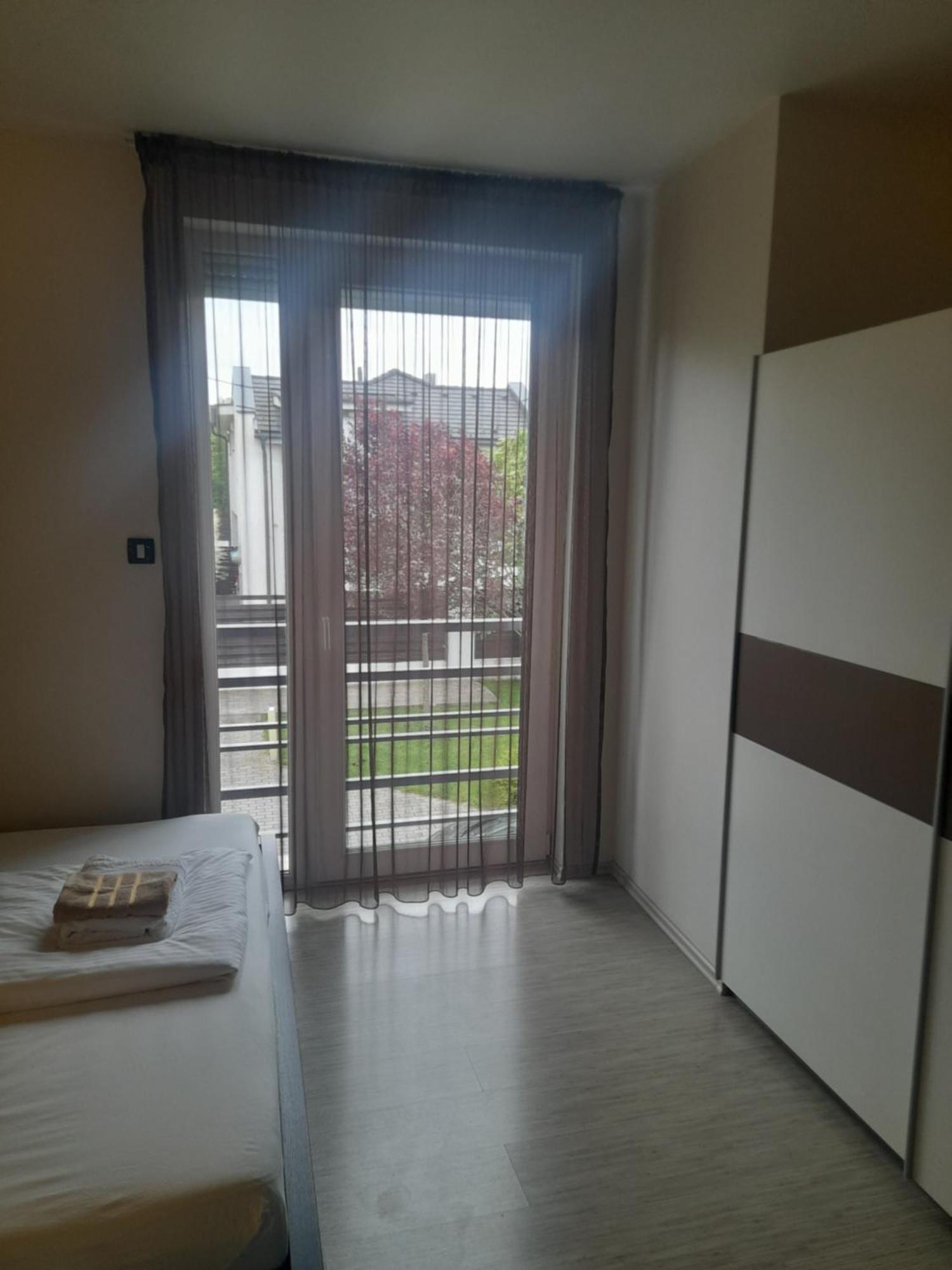 Private Family Villa Budaors Luaran gambar