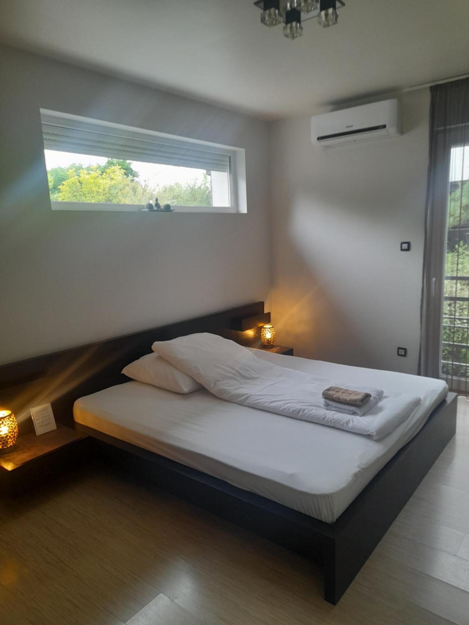 Private Family Villa Budaors Luaran gambar